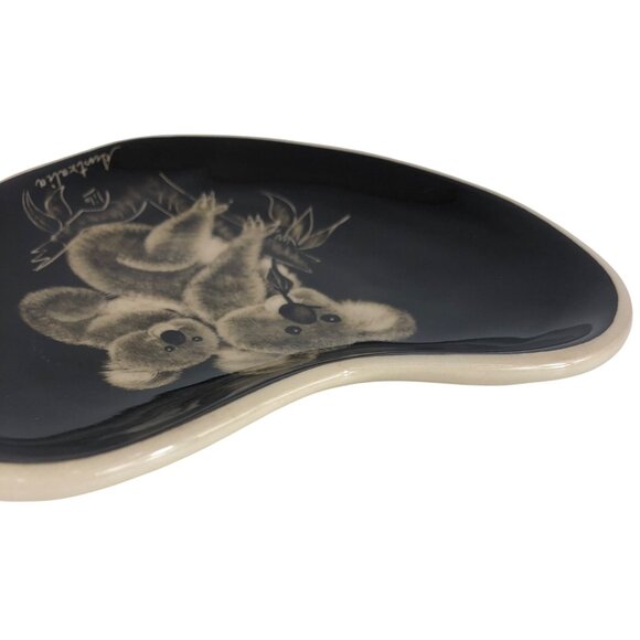 Heart-Shaped Ceramic Plate With Koala Design Handpainted "Australia" - Picture 7 of 11